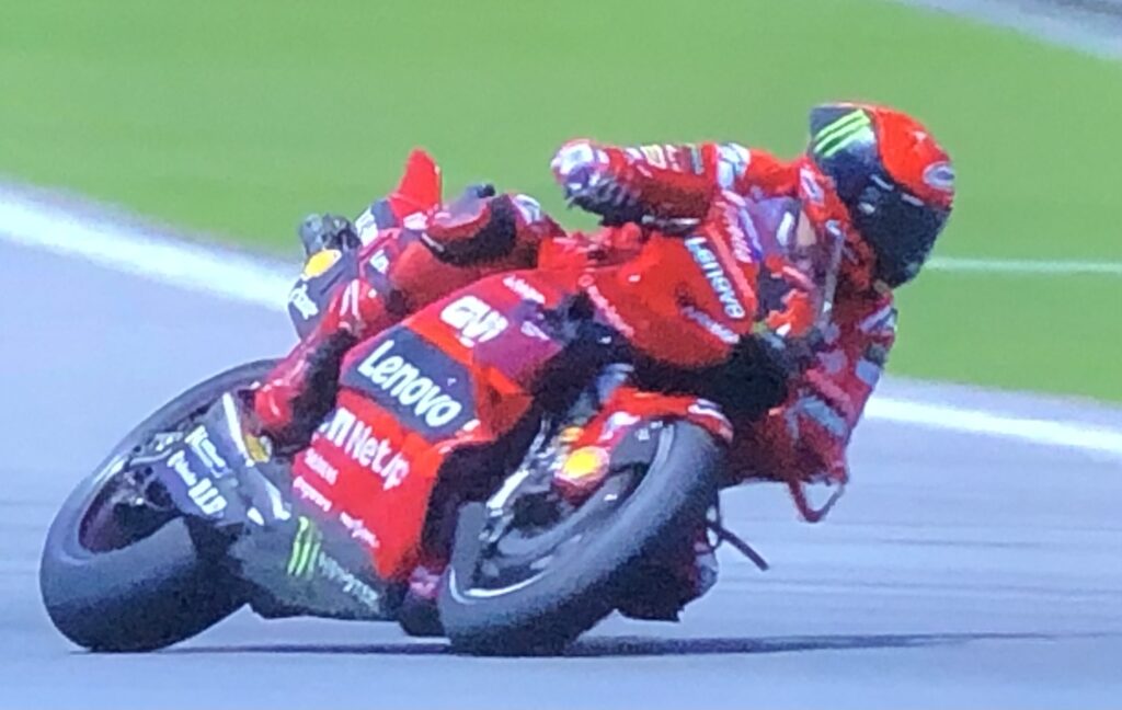 MotoGP, qualifiche del Gran Premio di Sepang: pole position di Bagnaia davanti a Martin e Bastianini