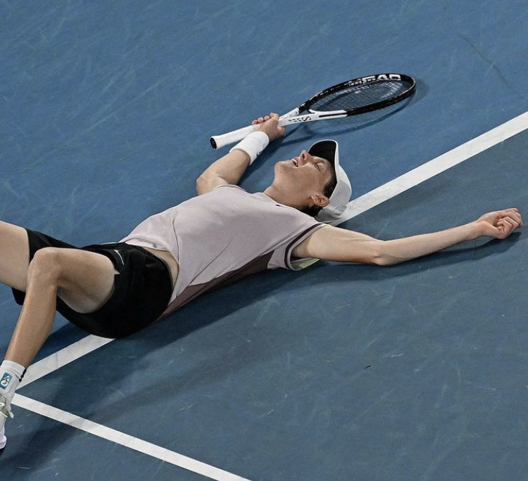 Tennis, Sinner sei infinito: battuto Medvedev al termine di una gara interminabile