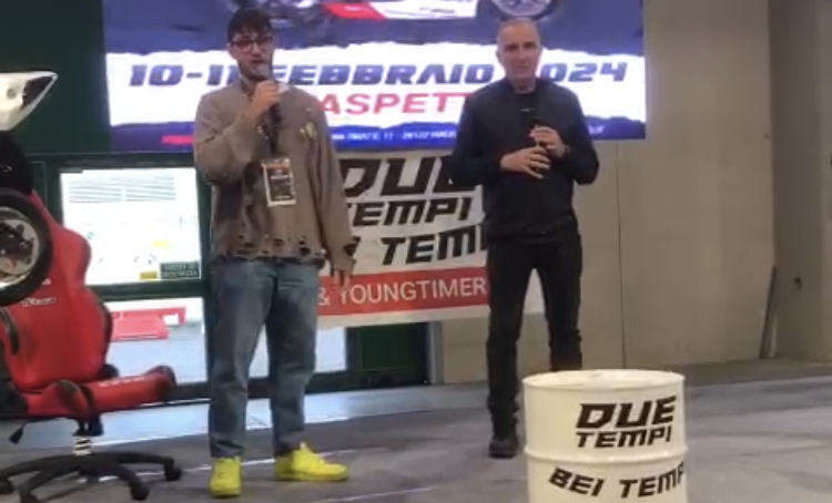 L'intervista a Genesio Bevilacqua sul palco del Moto Expo di Piacenza con 2 Tempi Bei Tempi & YoungTimer: trasformare la passione in lavoro